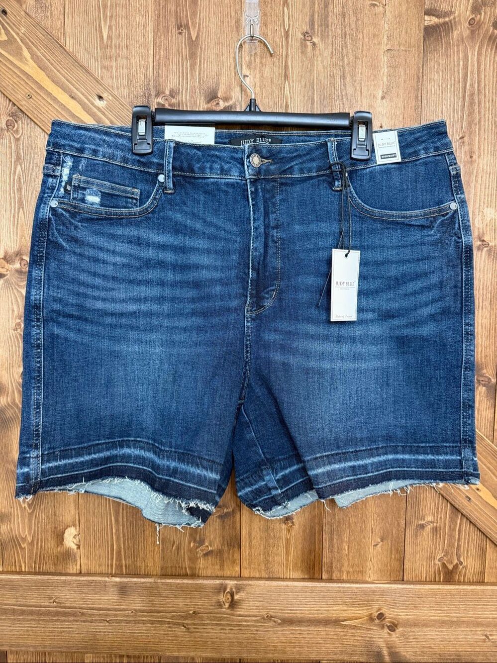 Judy Blue Women’s 3XL High Waist Distressed Raw Hem Denim Shorts NWT(9154)